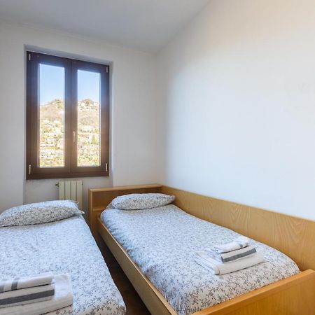 Mysa Properties - Casa Chicca, Flat With Lake View Terrace ペルレード エクステリア 写真