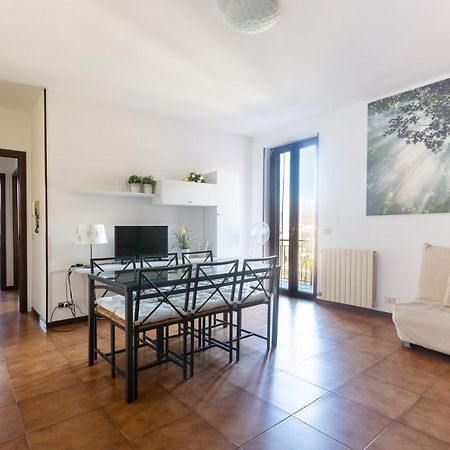 Mysa Properties - Casa Chicca, Flat With Lake View Terrace ペルレード エクステリア 写真