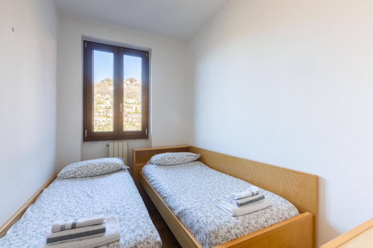 Mysa Properties - Casa Chicca, Flat With Lake View Terrace ペルレード エクステリア 写真